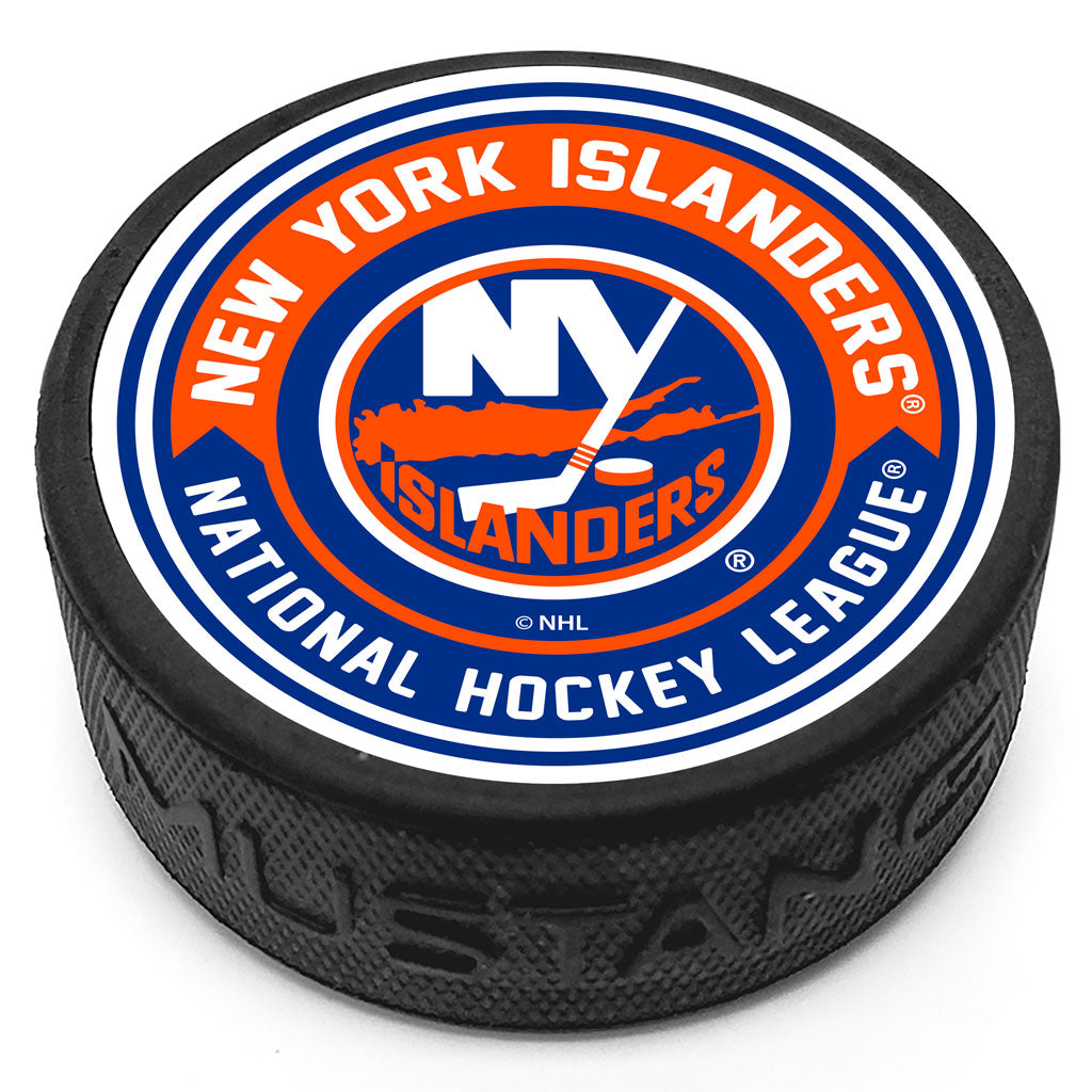 New York Islanders Arrow Textured Puck