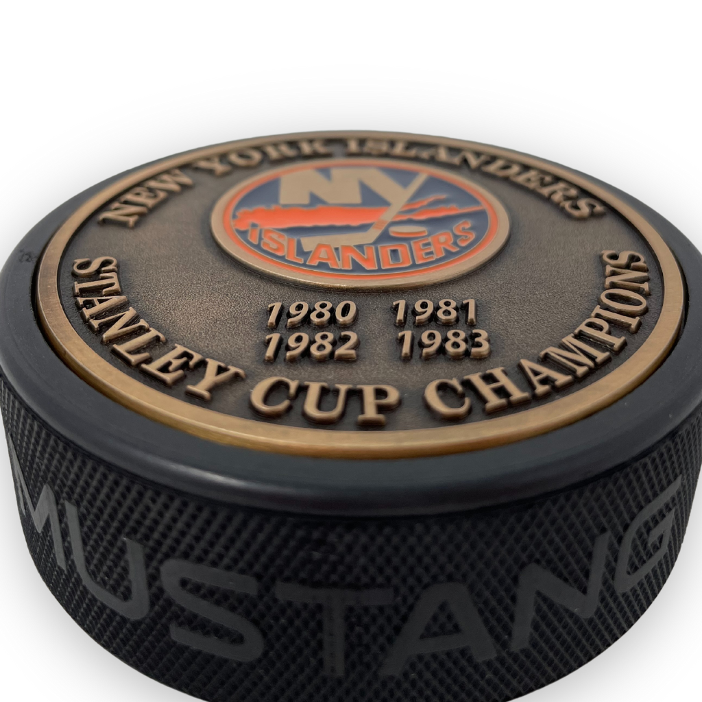 Medallion Puck - New York Islanders Stanley Cup Years Gold