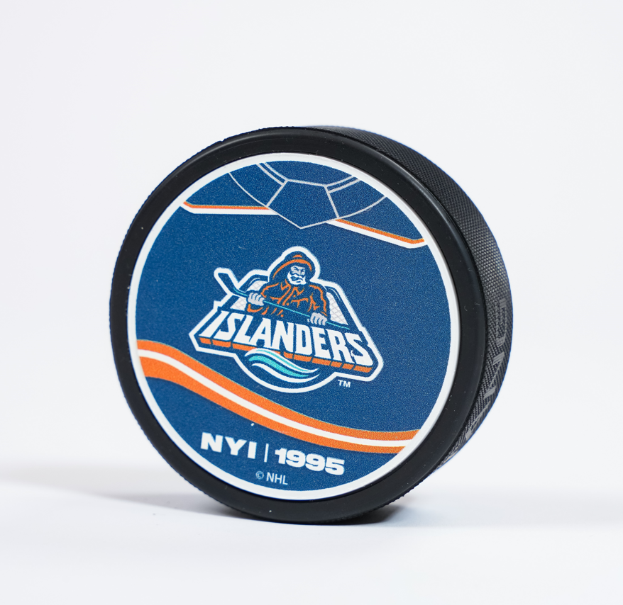 New York Islanders reverse retro textured puck 